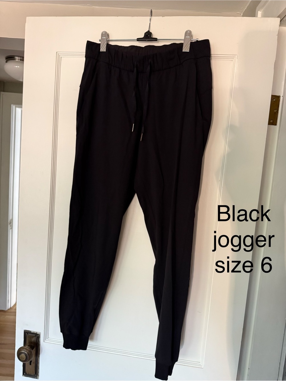 Lululemon jogger Size 6
